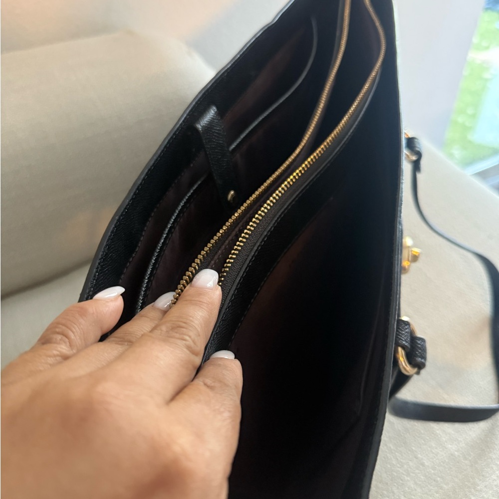 Coach City Zip Tote in Crossgrain Leather with Turn Lock Front Detail - Picture 11 of 16